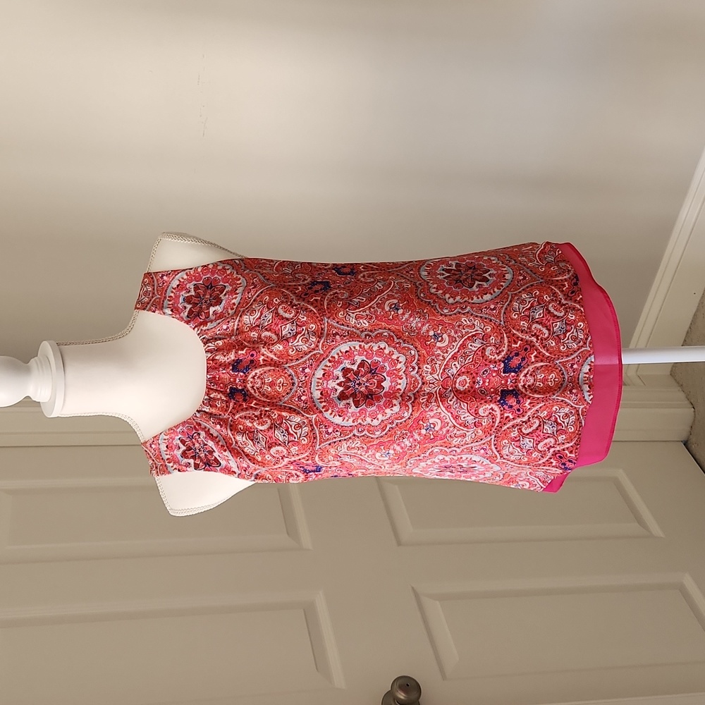 Sleeveless sheer summer blouse by Rose & Olive. Women Size Xsmall